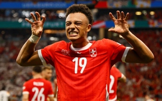 الصورة: مهاجم سويسرا: هناك نوعان من التحكيم في كأس العالم .. واحد للأرجنتين والآخر للمنافسين