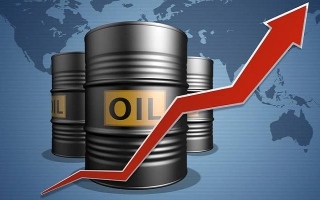 الصورة: العقود الآجلة لخام برنت ترتفع 8% مع إعلان الجيش الأميركي فرض الحصار على موانئ إيران