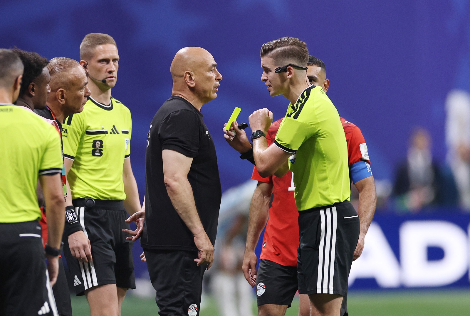 فيفا يخطط لفرض عقوبات على منتقدي التحكيم بعد كأس العالم