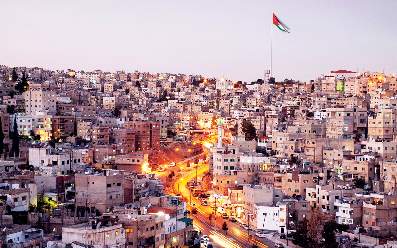 من هو «الجنرال» الأردني .. ومن يزوّده بالأخبار ؟