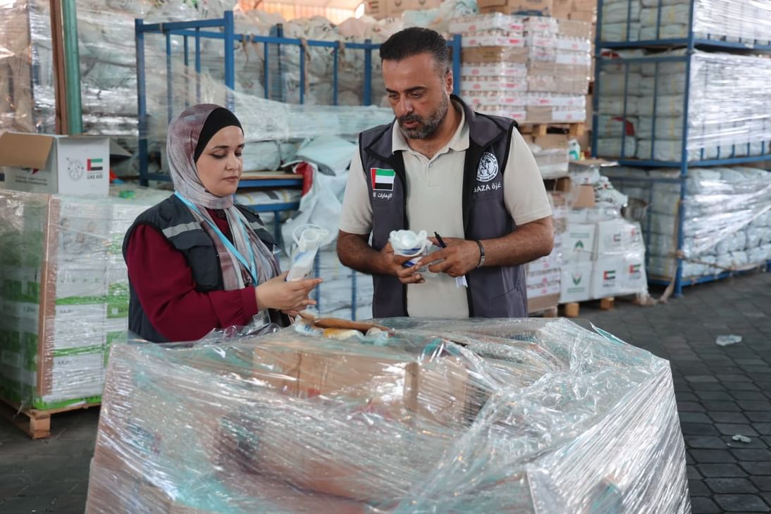 الإمارات تقدم قافلة أدوية إلى منظمة الصحة العالمية دعماً للمنظومة الصحية في غزة الإمارات تقدم قافلة أدوية إلى منظمة الصحة العالمية دعماً للمنظومة الصحية في غزة