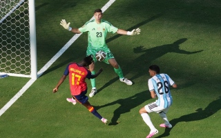 الصورة: خبير تحكيمي: هدف تتويج إسبانيا بلقب كأس العالم أمام الأرجنتين صحيح 100%