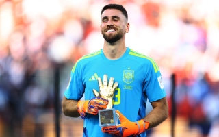 الإسباني سيمون يحصد القفاز الذهبي لأفضل حارس في مونديال 2026