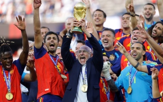 الصورة: دي لا فوينتي: حققنا حلم 47 مليون إسباني بالتتويج بلقب كأس العالم