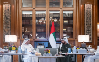 حمدان بن زايد يستقبل وفداً من قطارات الاتحاد.. ويوجه بإطلاق محطتي مدينة زايد وليوا للركاب في 30 نوفمبر