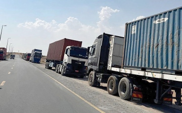 الصورة: شاحنات