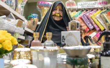 الصورة: حِرَف الأجداد تروي حكايتها في &laquo;العين للرطب&raquo;