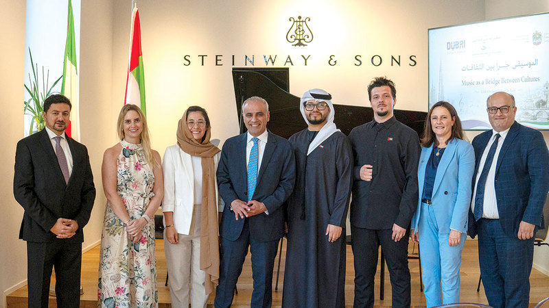 جانب من احتفاء هيئة الثقافة والفنون في دبي بنجاح الجولة التي نظمتها في إيطاليا لعدد من أعضاء برنامج &laquo;تمكين العازفين الإماراتيين &raquo;. من المصدر