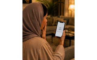 الصورة: محتالون يستولون على 95.5 ألف درهم من امرأة عبر رمز التحقق
