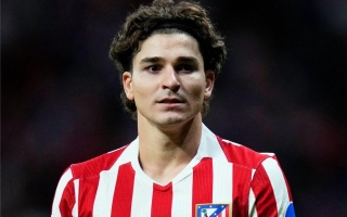 الاتحاد الإسباني يحقق في تقديم برشلونة عرضاً للتعاقد مع جوليان ألفاريز