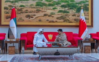 الصورة: بحضور ملك البحرين.. حمدان بن محمد يشهد التمرين العسكري المشترك "درع البحرين"