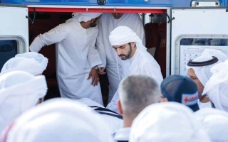 الصورة: حمدان بن محمد يحضر تشييع جثمان سالم حمد بن نهيان العامري