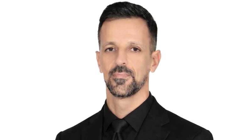 الدكتور فواز الهزاع: الدعامة المتطورة تتميز بتصميم هندسي مبتكر يحفز عملية الالتحام الطبيعي للعظام.