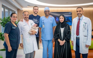 الصورة: المستشفى الأمريكي _ دبي ينقذ حياة رضيع خديج بتدخل جراحي دقيق ويسجل إنجازاً جديداً في جراحات الأطفال