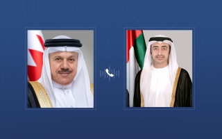 الصورة: عبدالله بن زايد ووزير خارجية البحرين يبحثان هاتفياً التطورات الإقليمية