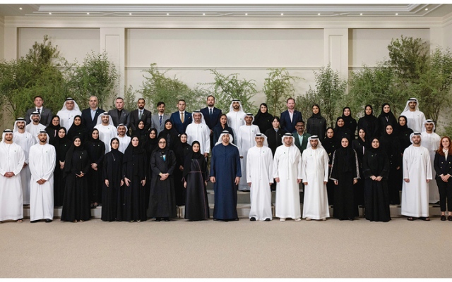 الصورة: رئيس الدولة يستقبل فريق عمل جناح الإمارات في &laquo;إكسبو أوساكا&raquo; باليابان