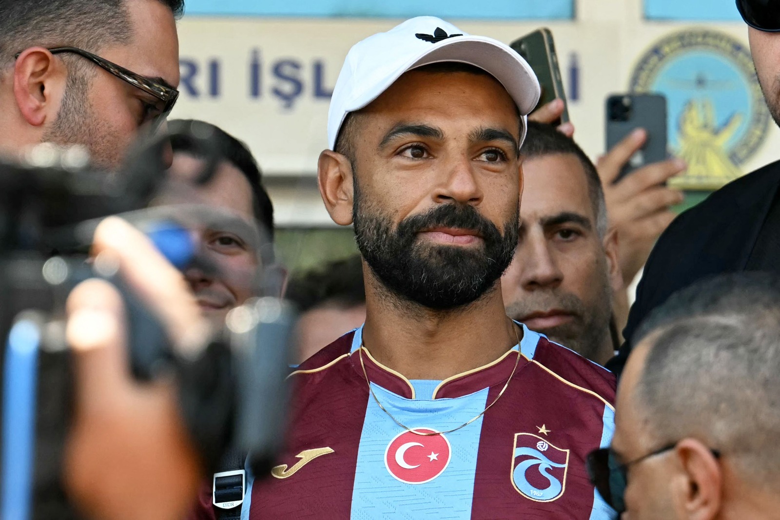 تعليمات من نادي طرابزون لجماهيره بشأن استقبال محمد صلاح