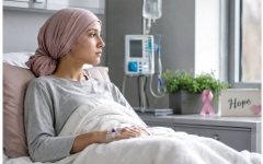 الصورة: &laquo;ريما&raquo; تحتاج إلى 30 ألف درهم لاستكمال علاجها من السرطان