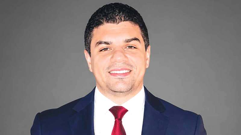 حسام الموافي: نشر معلومات غير صحيحة عن الإقامات والتأشيرات عبر المنصات الرقمية يُحمّل صاحب الحساب مسؤولية جنائية ومدنية.