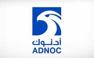 الصورة: أدنوك تعلن تعرض سفينة تابعة لها للاستهداف بصاروخ أثناء عبورها مضيق هرمز