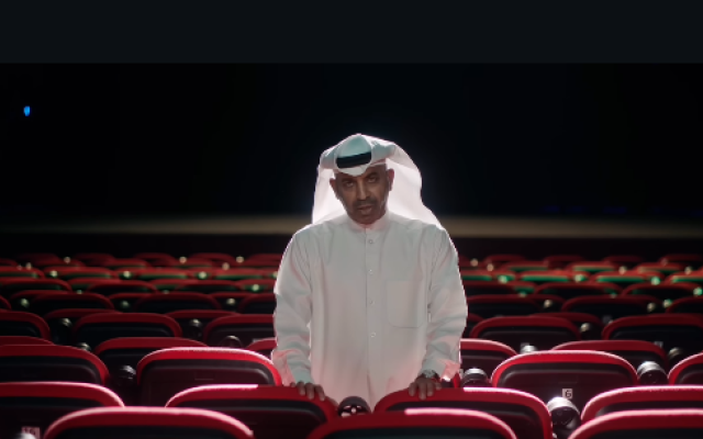 الصورة: طارق العلي يشعل الجدل بفيديو "اعتزال" مفاجئ.. ثم يوضح: أقصد الكراسي القديمة