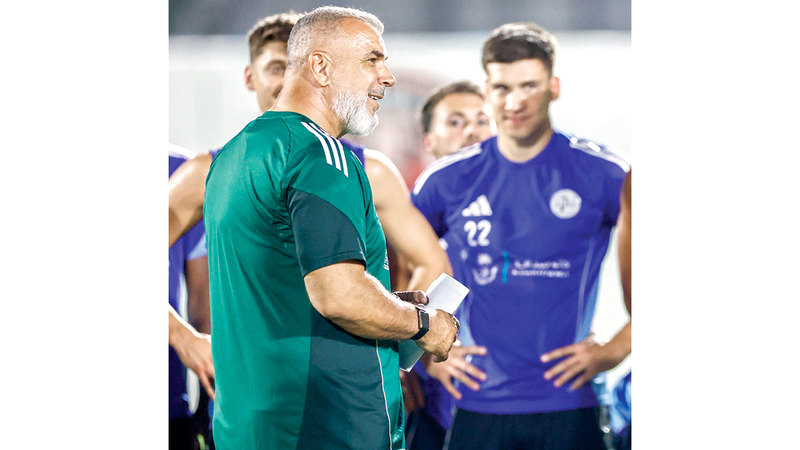 كوزمين يبدأ مشواره مع الجزيرة بمواجهة قوية أمام الاتحاد السعودي. من المصدر