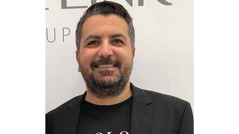 صلاح منصور: الفارق بين التذكرتين &laquo;الاقتصادية&raquo; و&laquo;المرنة&raquo; يمتد إلى مستوى المرونة في التعديل.