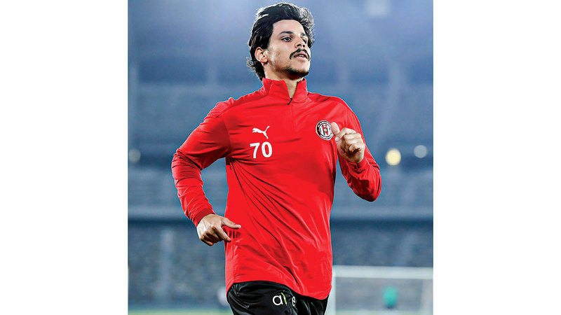 لاعب الجزيرة والمنتخب الوطني المعتزل أحمد العطاس. من المصدر
