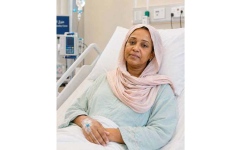 الصورة: &laquo;أم هيثم&raquo; تعاني سرطان الرحم وتحتاج إلى 350.3 ألف درهم