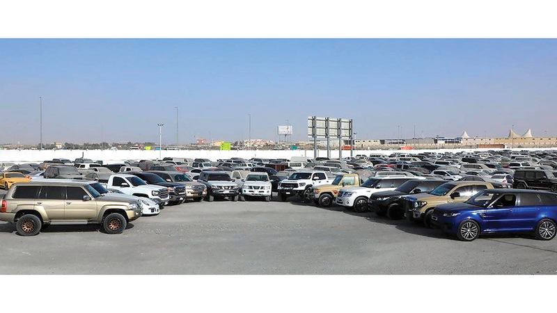 سيارات حجزتها شرطة دبي بسبب الضجيج والإزعاج. من المصدر