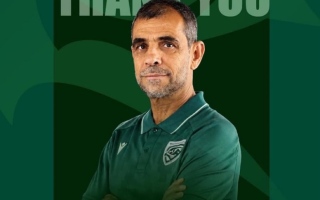 الصورة: بعد جولتين فقط من دوري المحترفين.. خورفكان يقيل المدرب عبدالمجيد النمر
