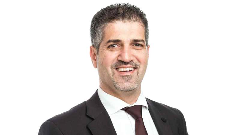 أمجد نصر: لا ينبغي للمقارنة أن تكون على أساس السعر فقط، بل التغطية والمنافع والشروط التي تتضمنها كل وثيقة.