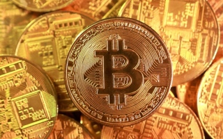 الصورة: بتكوين تتجاوز 80 ألف دولار مع ضعف الدولار ومخاوف بشأن قيمته