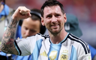 الصورة: ميسي يعلن اعتزاله اللعب الدولي مع منتخب الأرجنتين