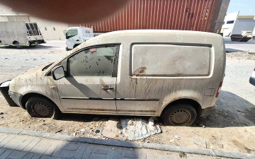 الصورة: مركبة مهملة