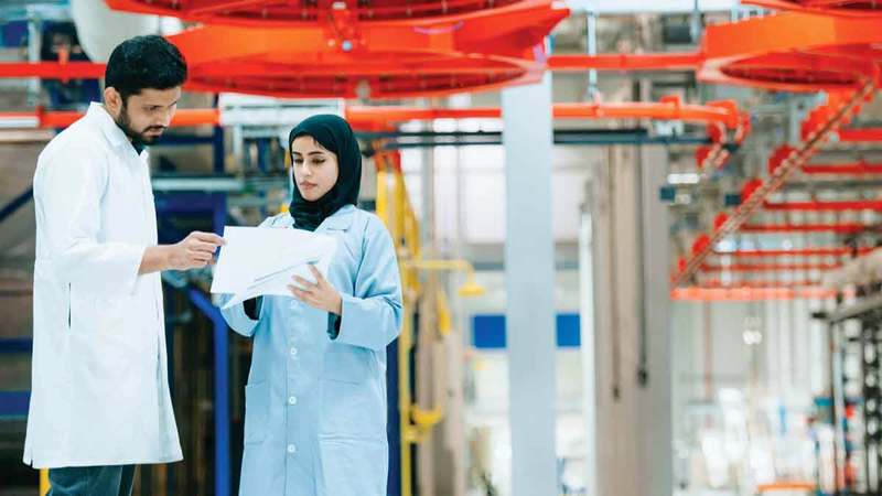 المرأة حاضرة بقوة في مجالات عالية التخصص. من المصدر