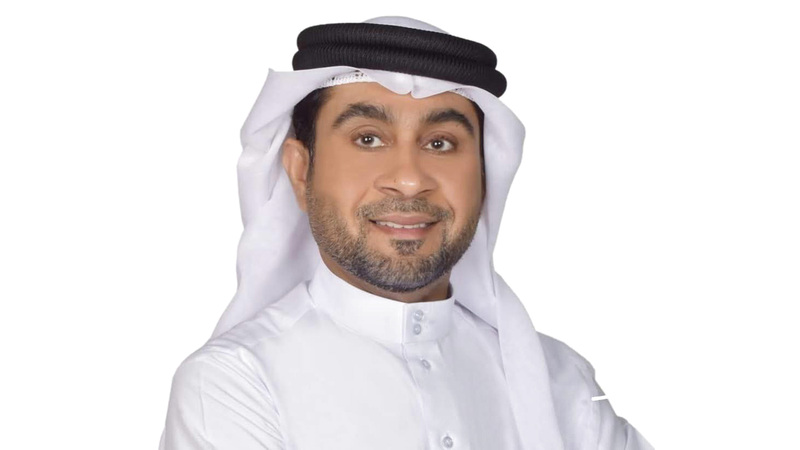 ناصر الياسي: يجب التواصل مع الطلبة عبر القنوات المدرسية الرسمية وليس الحسابات الرقمية الشخصية.