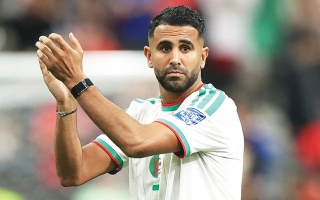 الصورة: مدرسة في دبي تفتح باب التكهنات بانتقال رياض محرز إلى الدوري الإماراتي