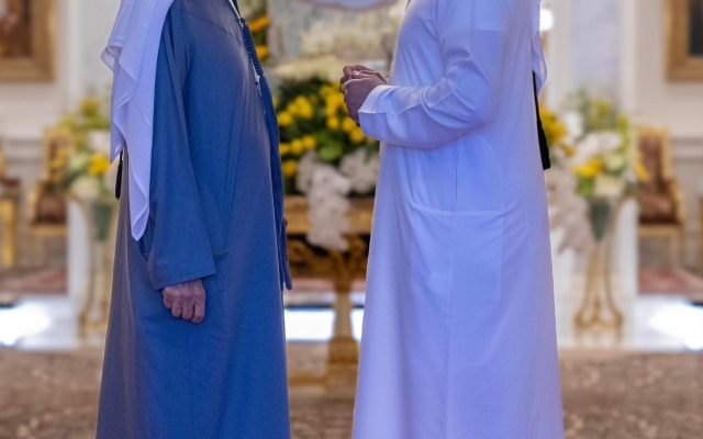 الصورة: مكتوم بن محمد يرد على رسالة محمد بن راشد: نعدك أن نكون دائماً سنداً للبلاد حافظين لأرضها وتطوّرها واستدامة ثرواتها