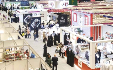 الصورة: الإمارات تقرأ العالم.. &laquo;أبوظبي للكتاب&raquo; يفتح الصفحة الـ 35 اليوم
