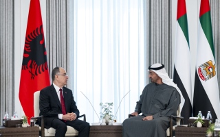 الصورة: رئيس الدولة يستقبل رئيس ألبانيا ويبحثان مختلف مسارات العلاقة الثنائية