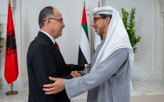 الصورة: منصور بن زايد يبحث مع الرئيس الألباني تعزيز العلاقات الثنائية