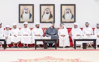 الصورة: ذياب بن محمد يُقدِّم واجب العزاء في شهيد الوطن سعيد عبدالله الشامسي
