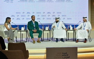 الصورة: أطباء: &laquo;الترند الخاطئ&raquo; ينتشر في ثوانٍ.. وتجارب المؤثرين من أخطر مصادر التضليل