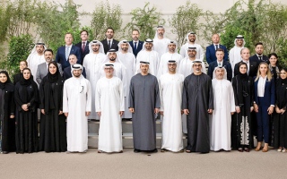 الصورة: رئيس الدولة يستقبل وفد شركة &laquo;إثارة&raquo;.. أفضل منظم لسباقات الفورمولا 1 لعام 2025