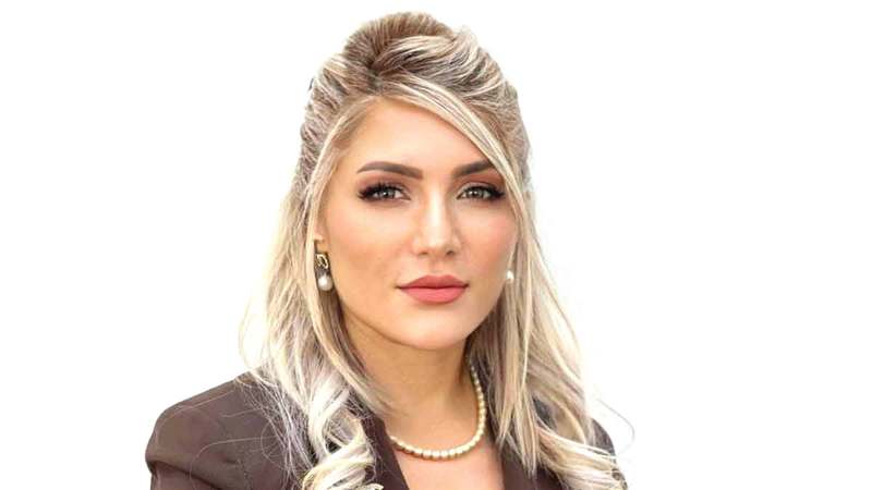 لانا كوني: على المدرسة معرفة التاريخ الصحي للطالب المصاب بالأمراض المزمنة والحساسية.