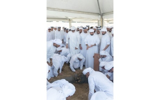 الصورة: تشييع جثمان فقيد الوطن الشيخ أحمد بن راشد آل مكتوم إلى مثواه الأخير