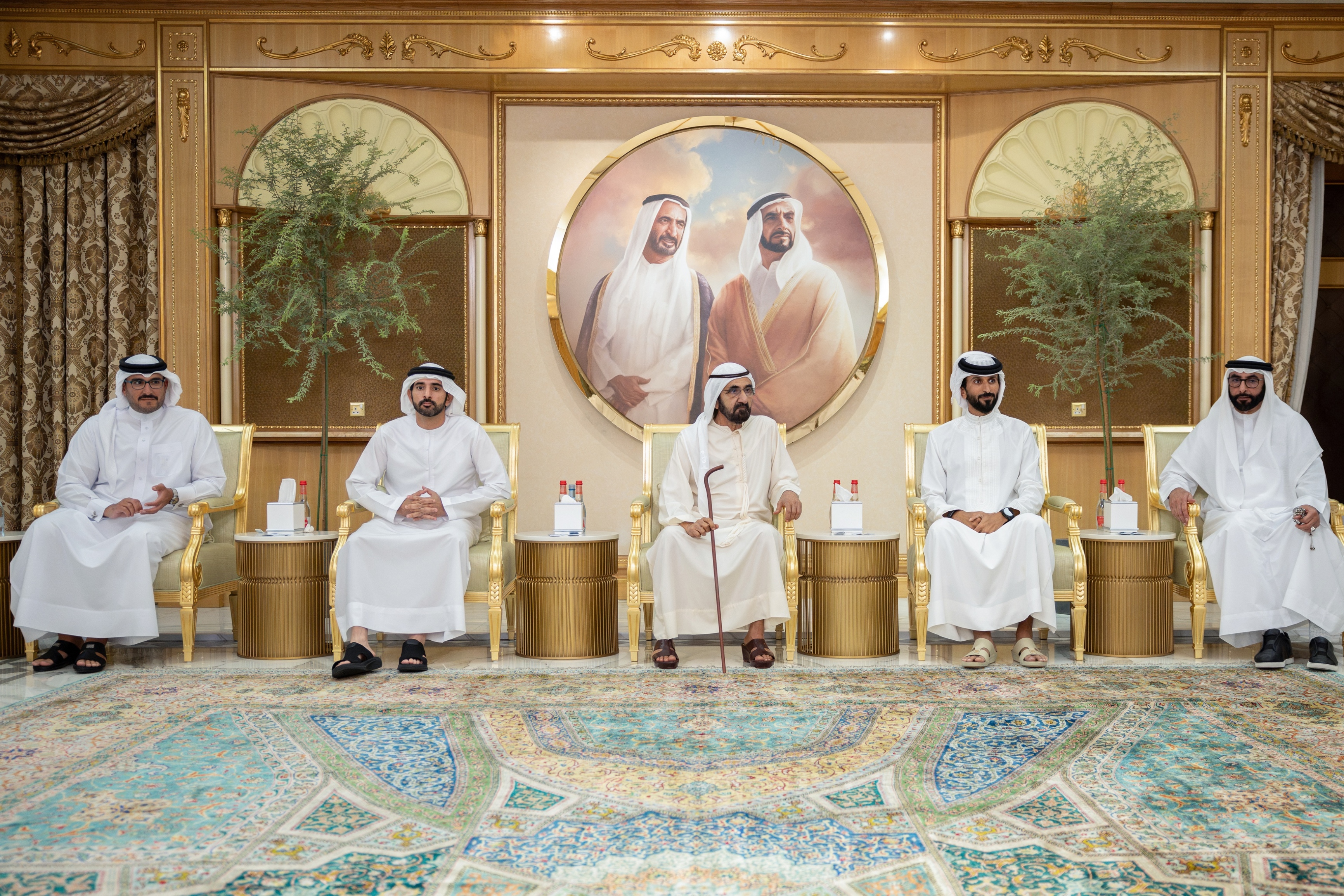 محمد بن راشد يتقبّل التعازي في وفاة أحمد بن راشد لليوم الثاني على التوالي محمد بن راشد يتقبّل التعازي في وفاة أحمد بن راشد لليوم الثاني على التوالي