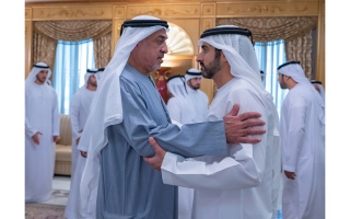 الصورة: حمدان بن محمد يواصل تقبّل التعازي لليوم الثاني في وفاة الشيخ أحمد بن راشد