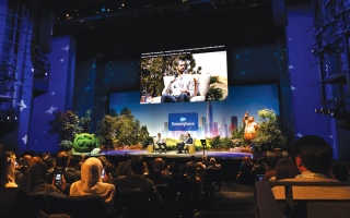 الصورة: الإمارات تشارك تجربتها في تطوير العمل الحكومي بالذكاء الاصطناعي المساعد